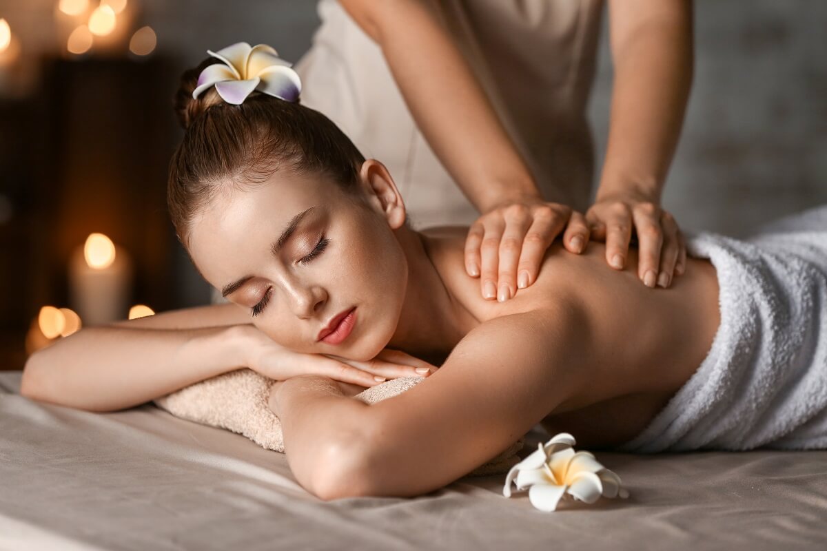 Phương pháp massage tạo cảm giác thư thái, thả lỏng, đánh tan cảm giác cơ thể mệt mỏi Phương pháp massage tạo cảm giác thư thái, thả lỏng, đánh tan cảm giác cơ thể mệt mỏi